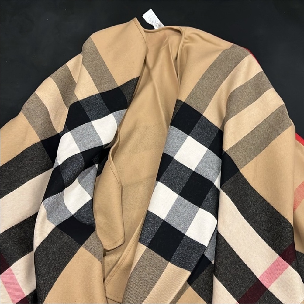 π₯π₯π₯100% Authentic Burberry Reversible Check cap - Picture 8 of 15